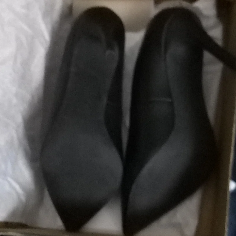 Too big - Picture 3 of 5